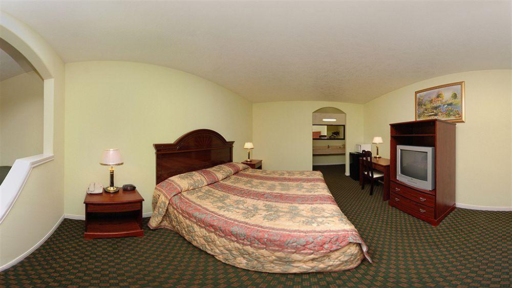 Americas Best Value Inn & Suites Hempstead Exterior foto