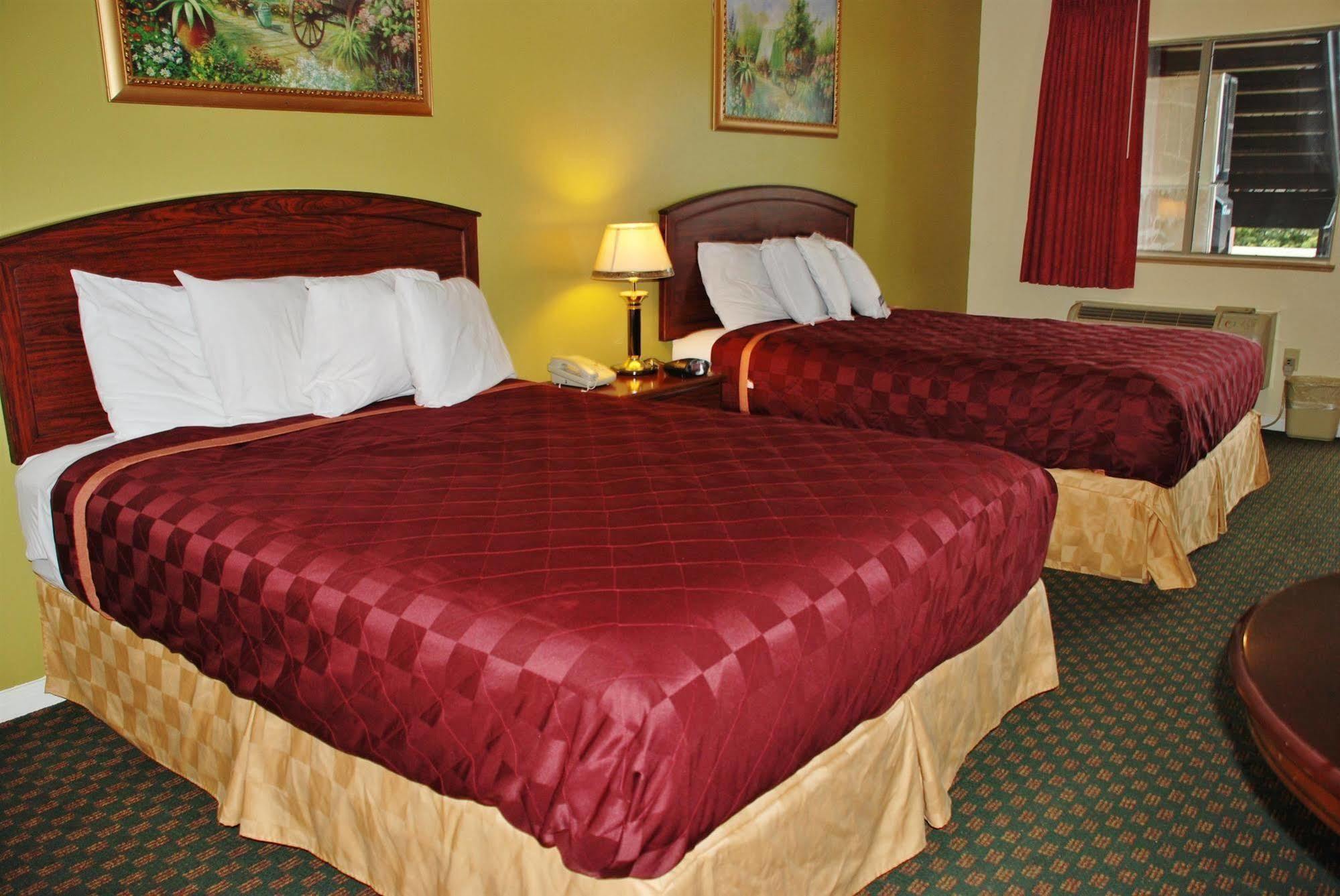 Americas Best Value Inn & Suites Hempstead Exterior foto